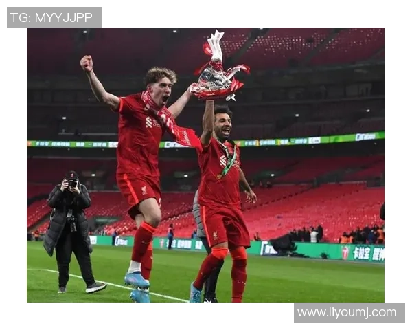 英超激战：利物浦与里昂鏖战成平局引发全场热议